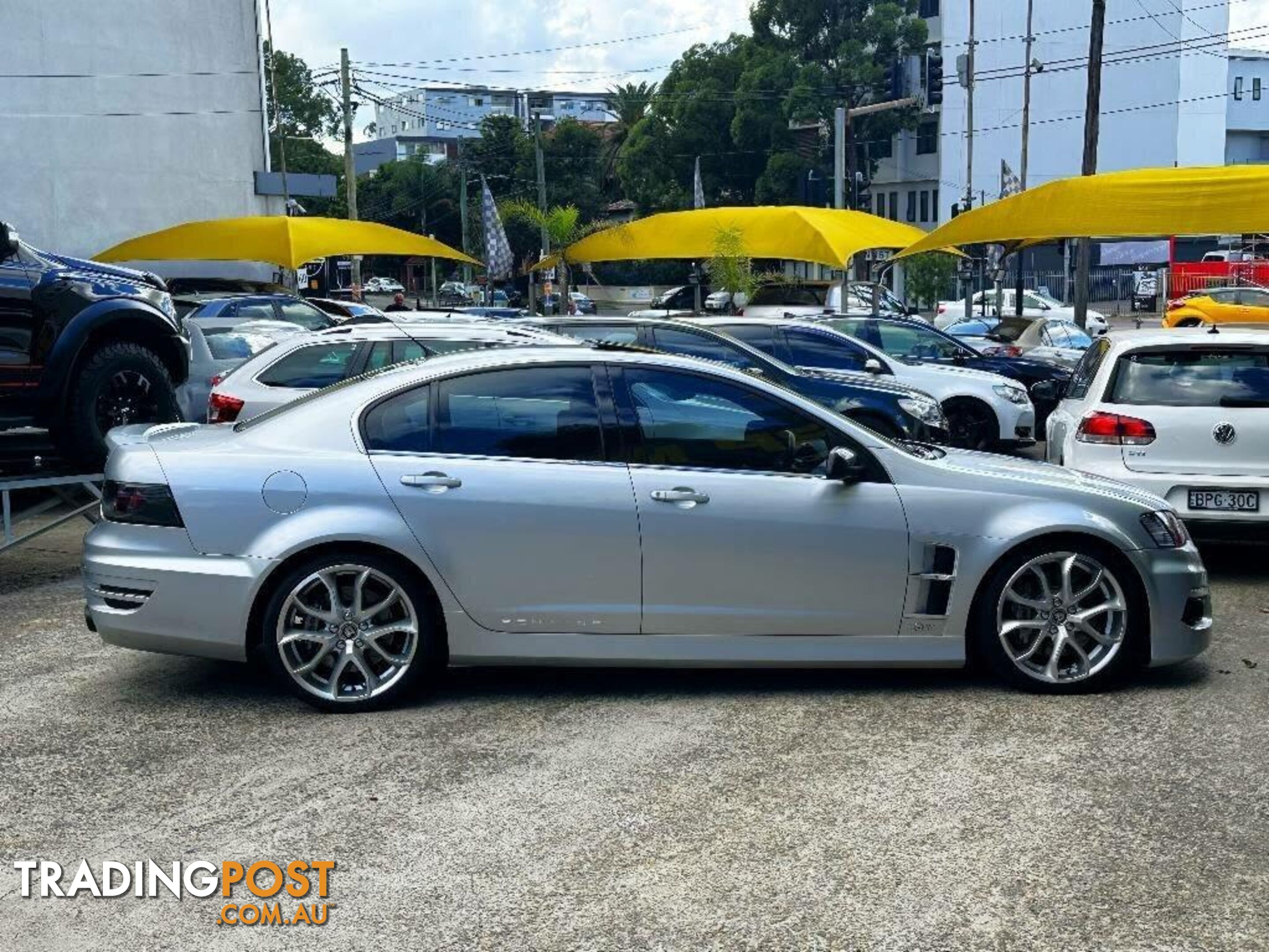 2010 HSV SENATOR SIGNATURE E2 SERIES SEDAN, 4 DOORS, 5 SEATS