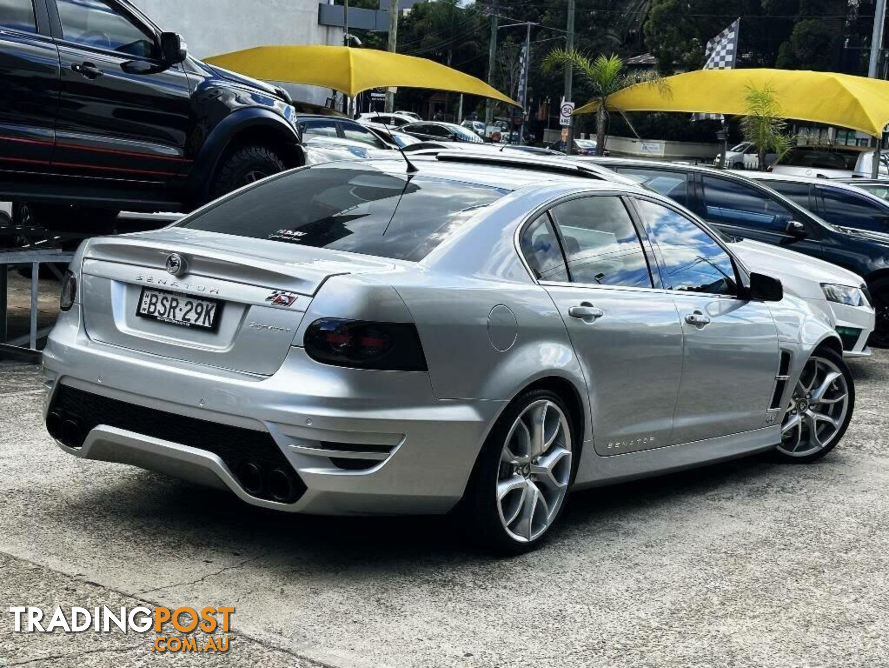 2010 HSV SENATOR SIGNATURE E2 SERIES SEDAN, 4 DOORS, 5 SEATS