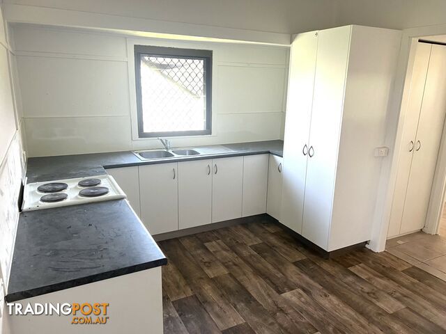 1 Clark Close KINGAROY QLD 4610