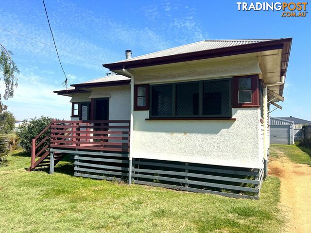 1 Clark Close KINGAROY QLD 4610