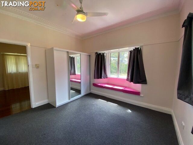 28 Edward street WONDAI QLD 4606