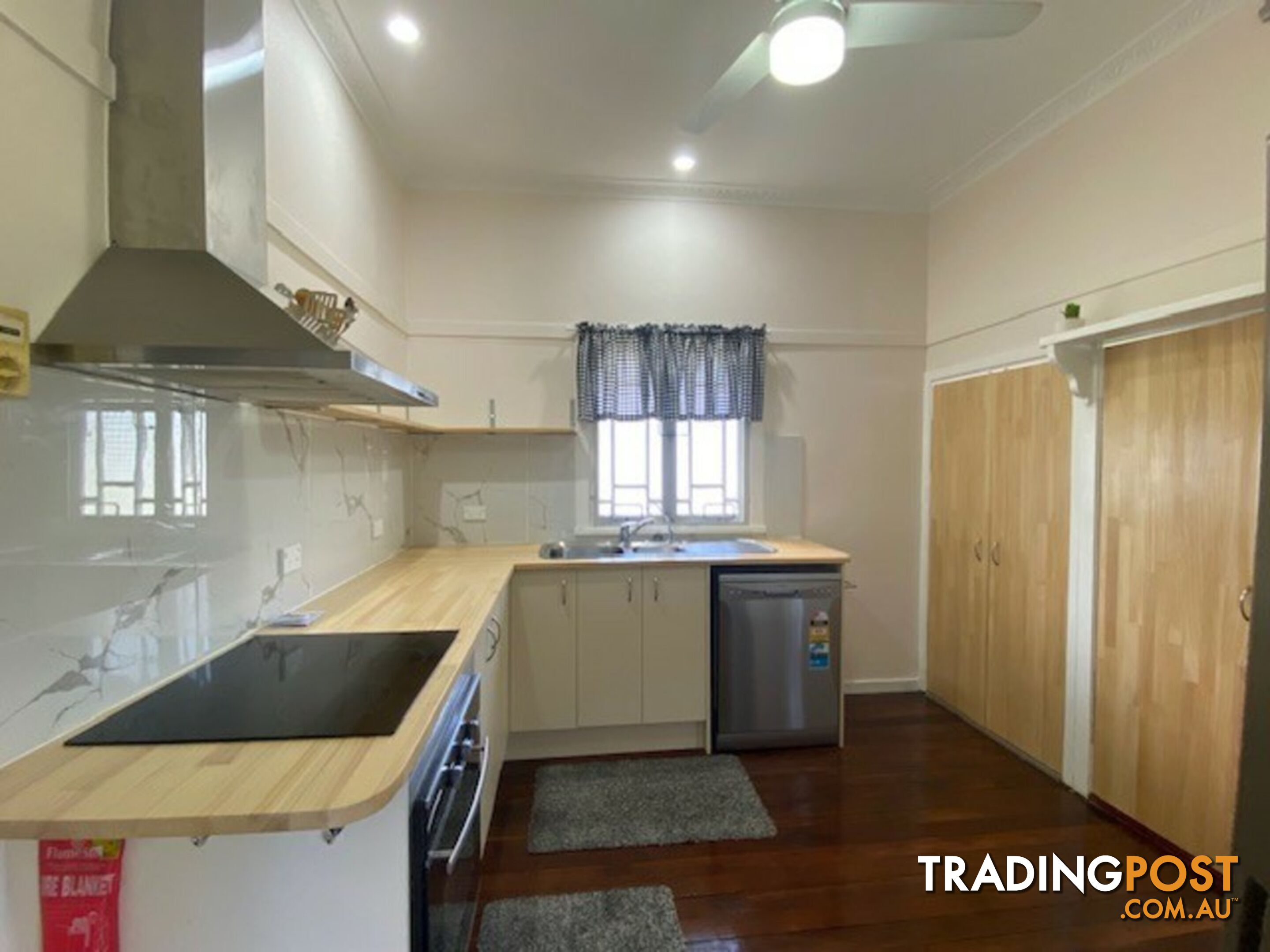 28 Edward street WONDAI QLD 4606