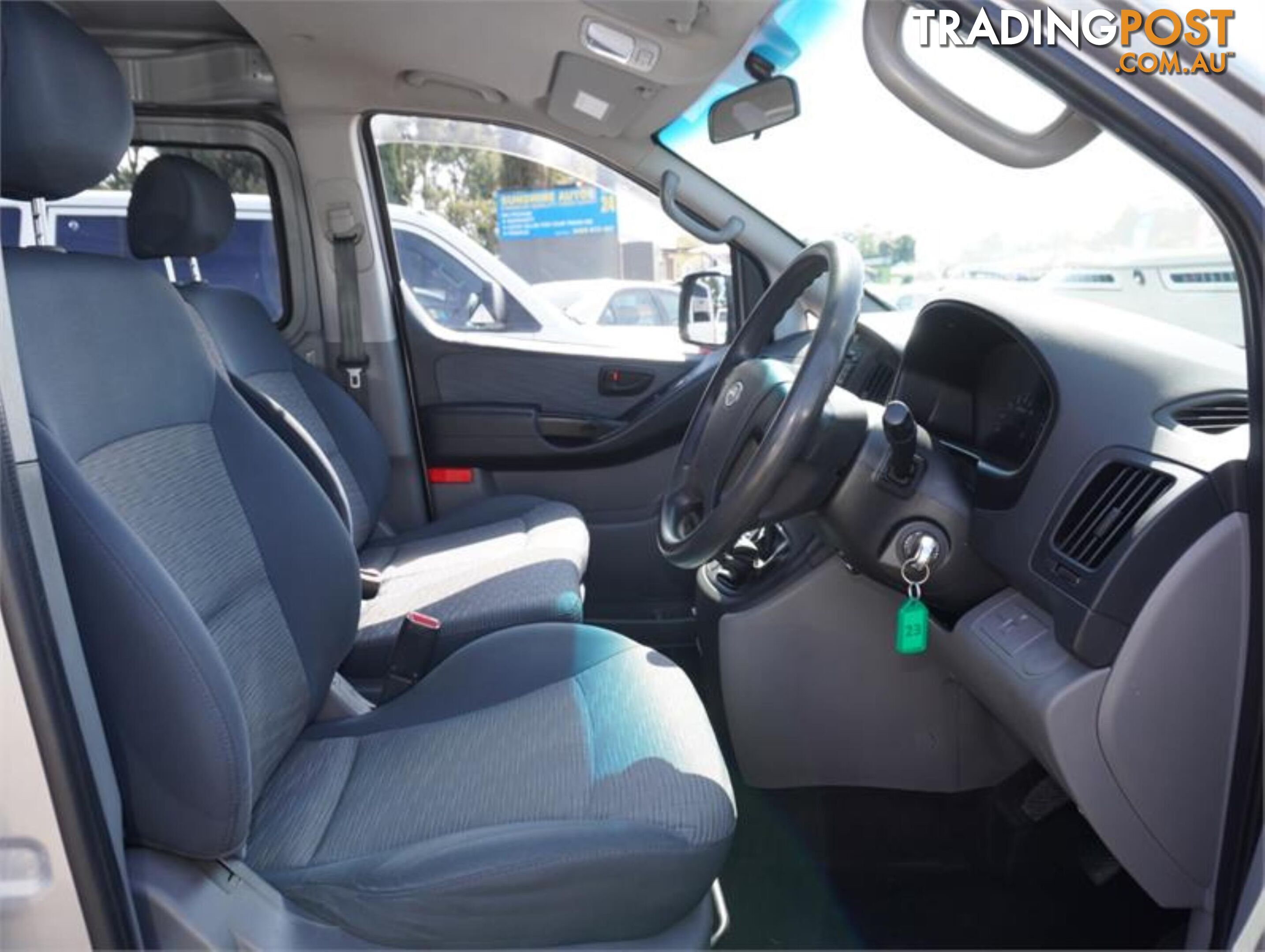 2015 HYUNDAI ILOAD  TQMY15 4D VAN