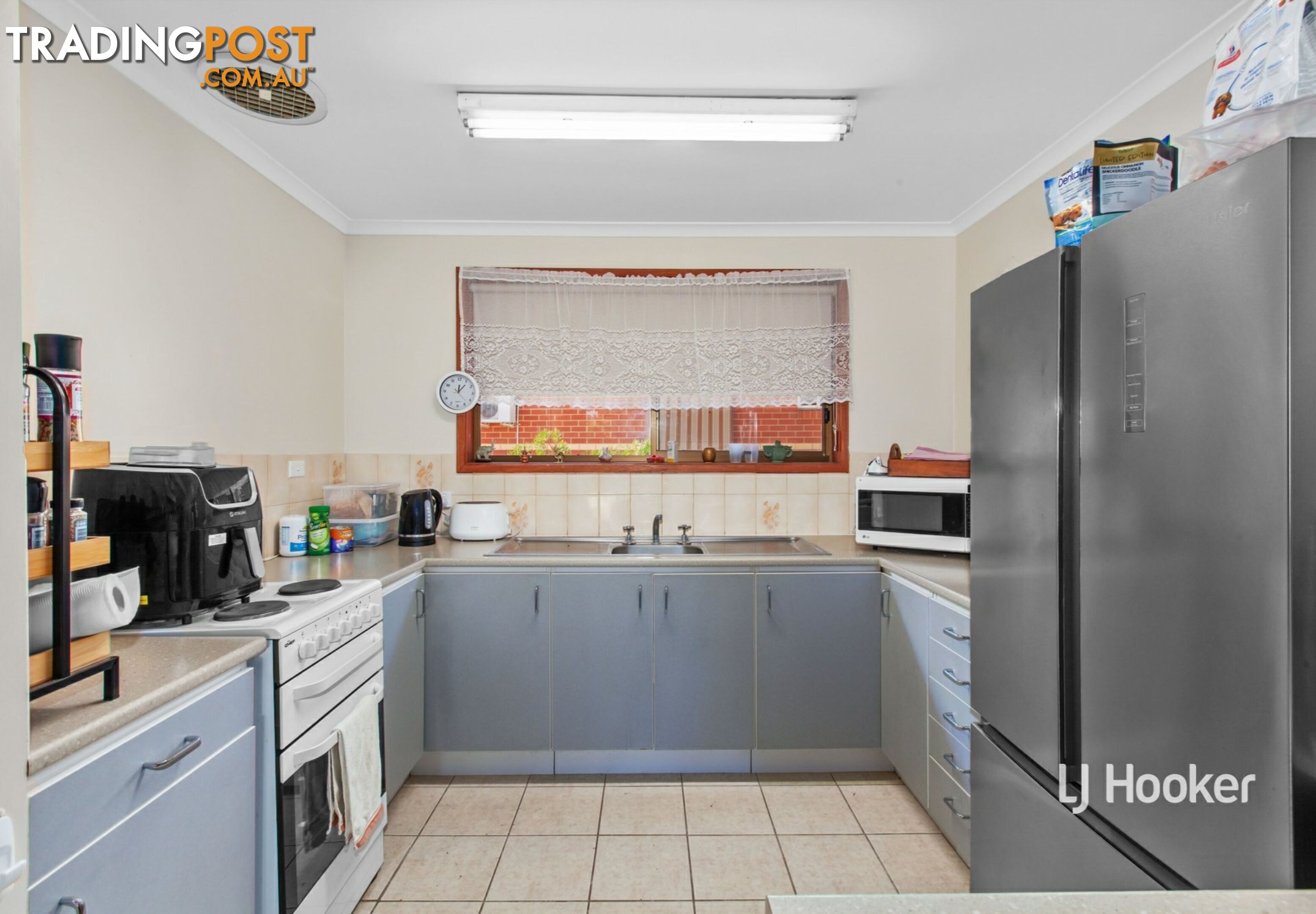 11 Mylson Avenue BROADFORD VIC 3658