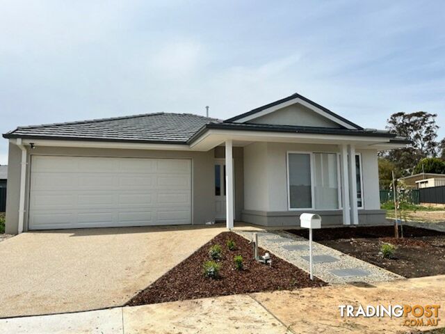 3 Bloodwood St BROADFORD VIC 3658