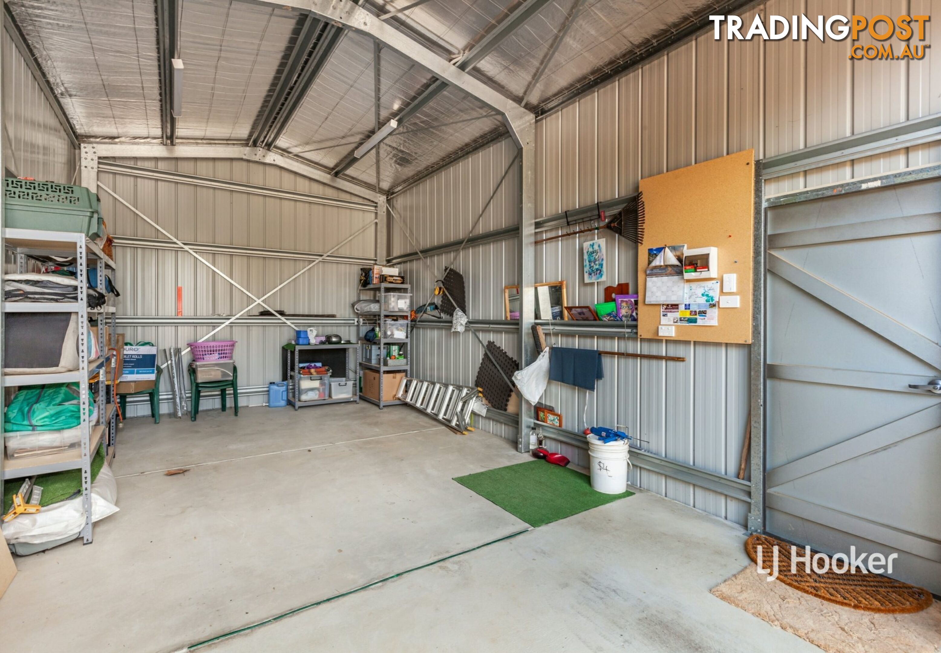 8 Dean Drive BROADFORD VIC 3658