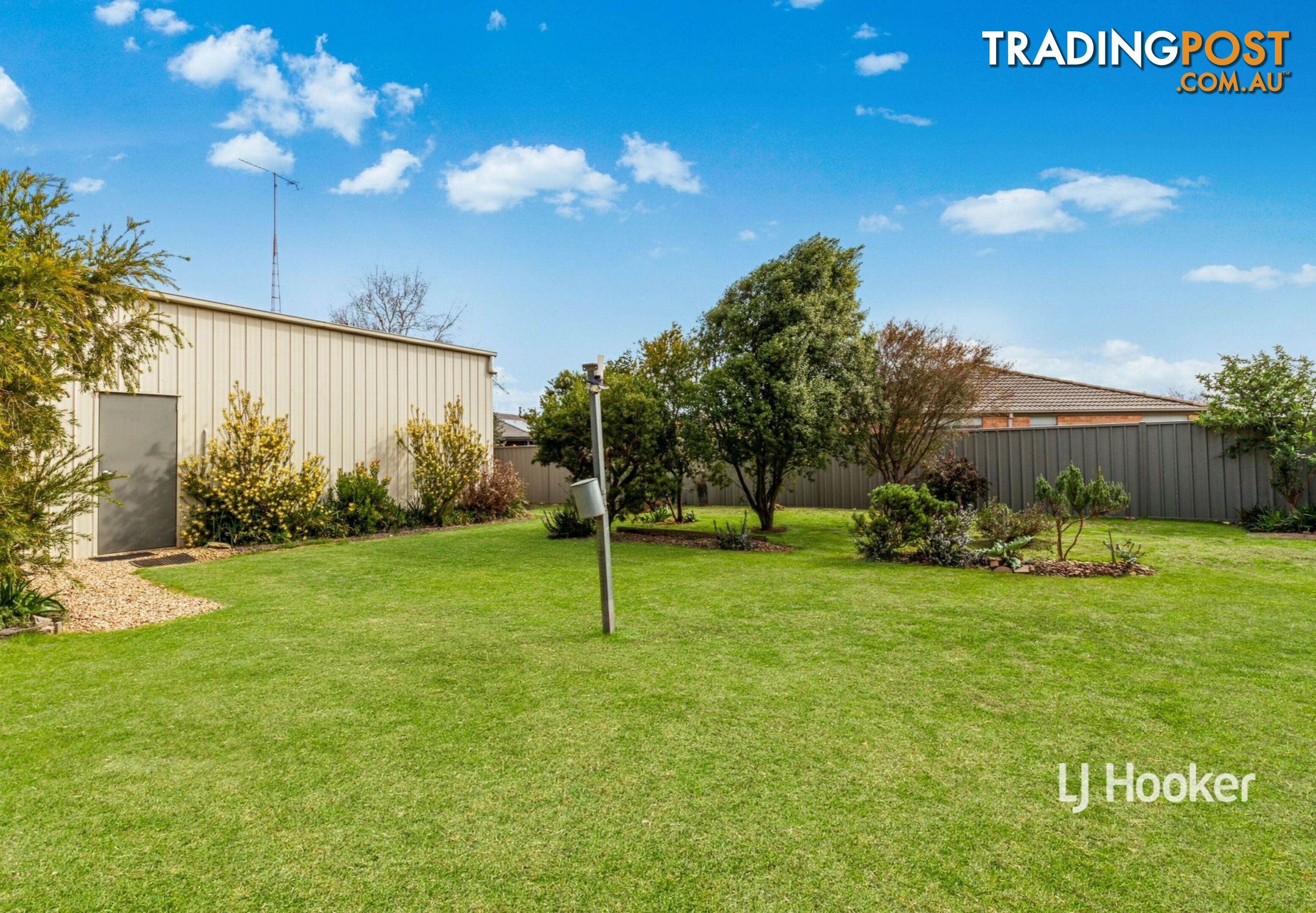 8 Dean Drive BROADFORD VIC 3658