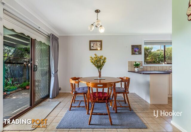 8 Dean Drive BROADFORD VIC 3658