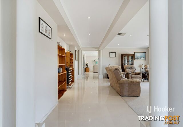 7 Tenni Close BROADFORD VIC 3658 - photo 5 of 23