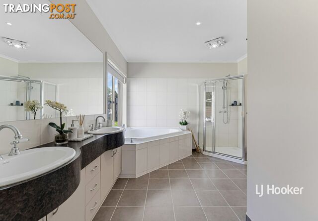 7 Tenni Close BROADFORD VIC 3658 - photo 3 of 23