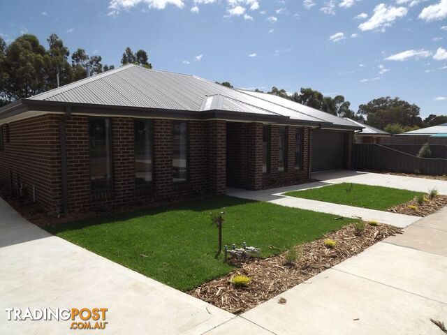 1/33 Ferguson Street BROADFORD VIC 3658