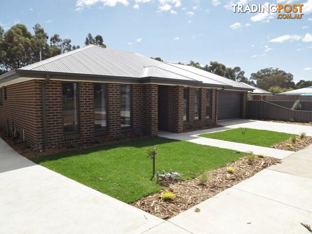 1/33 Ferguson Street BROADFORD VIC 3658