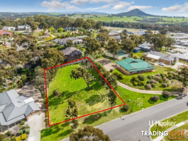 10 Lakeview Drive BROADFORD VIC 3658