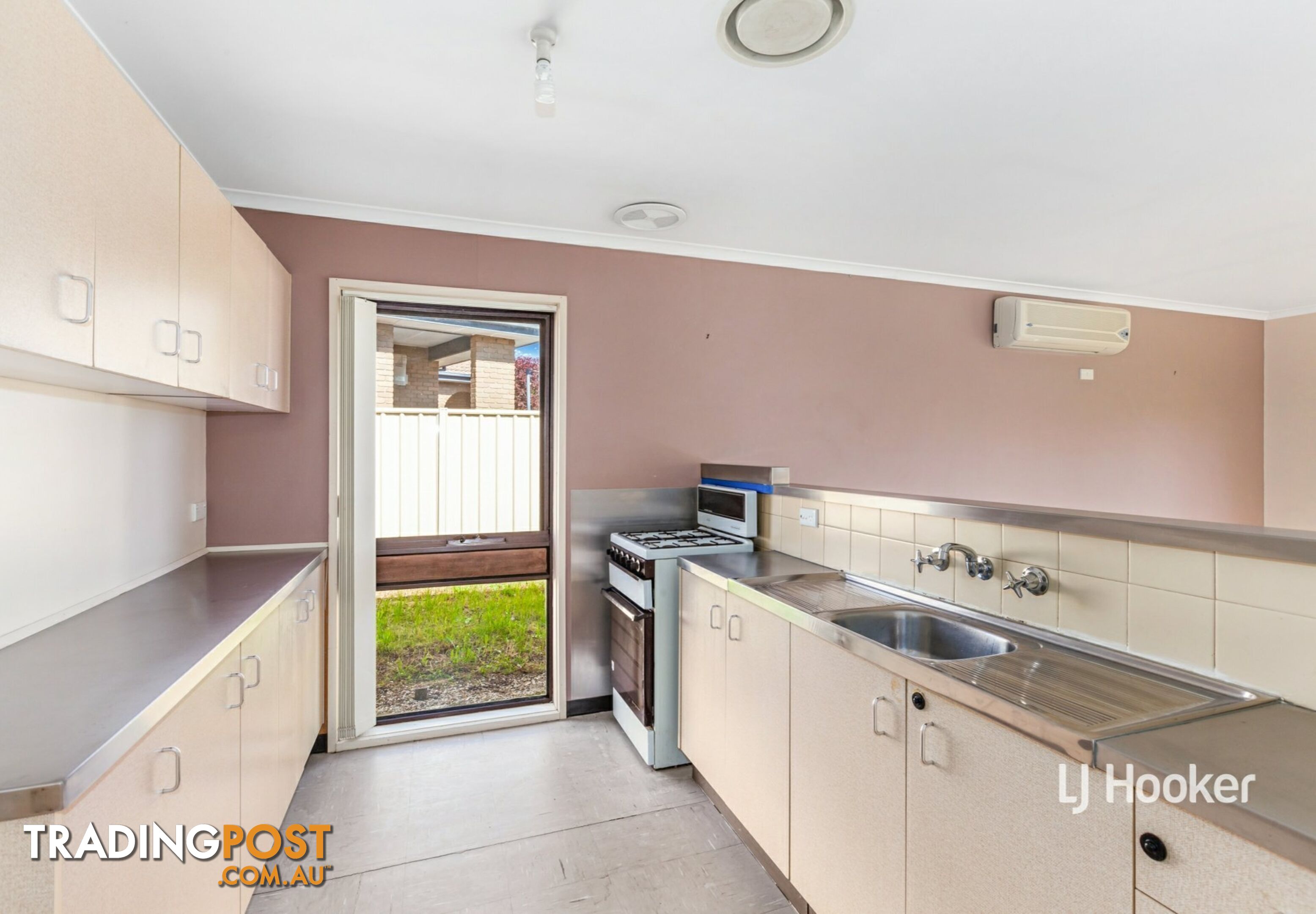 Unit 1/28 Hawdon Street BROADFORD VIC 3658