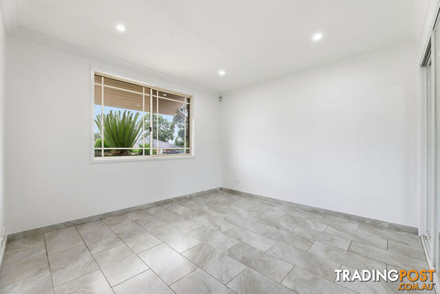 27 Haywood Close WETHERILL PARK NSW 2164 - photo 4 of 9