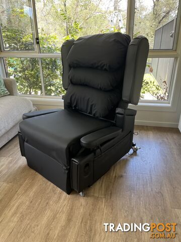 Accora Configura Comfort Black Edition Twin Motor Lift Chair