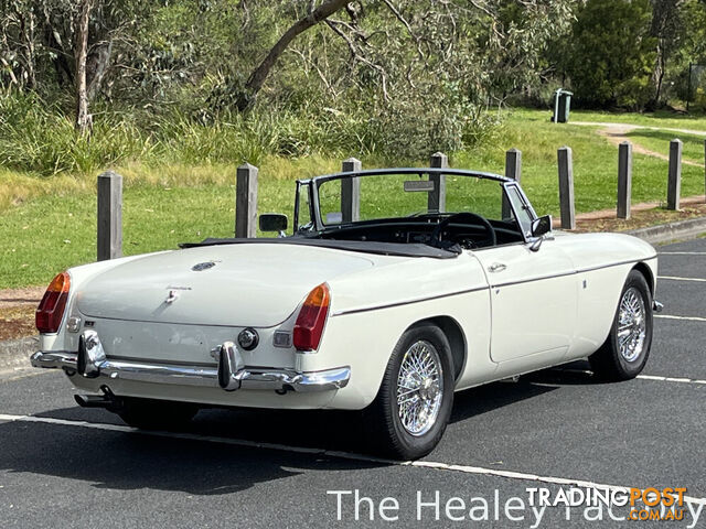 1971 MG B    - photo 2 of 31