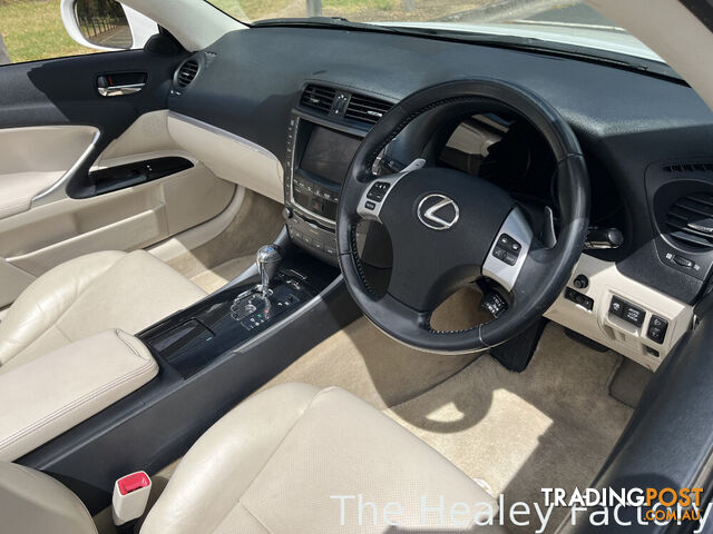 2011 LEXUS IS250C   