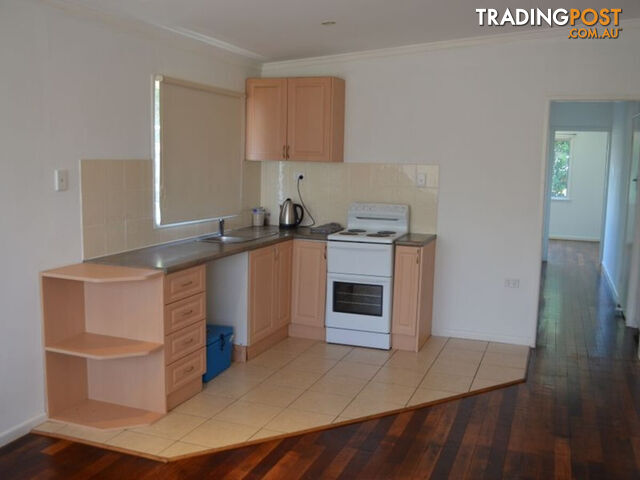 1/2 Short Street WOODY POINT QLD 4019