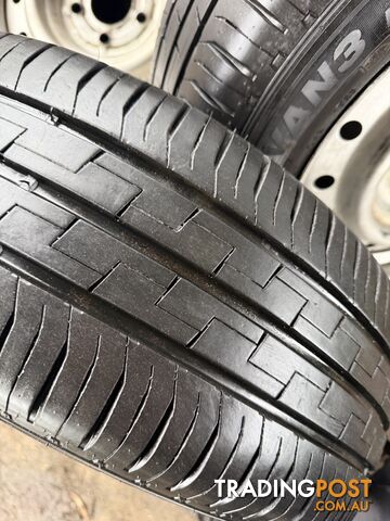 Ford Falcon tyre rims 215/60r16(set ) - photo 2 of 9