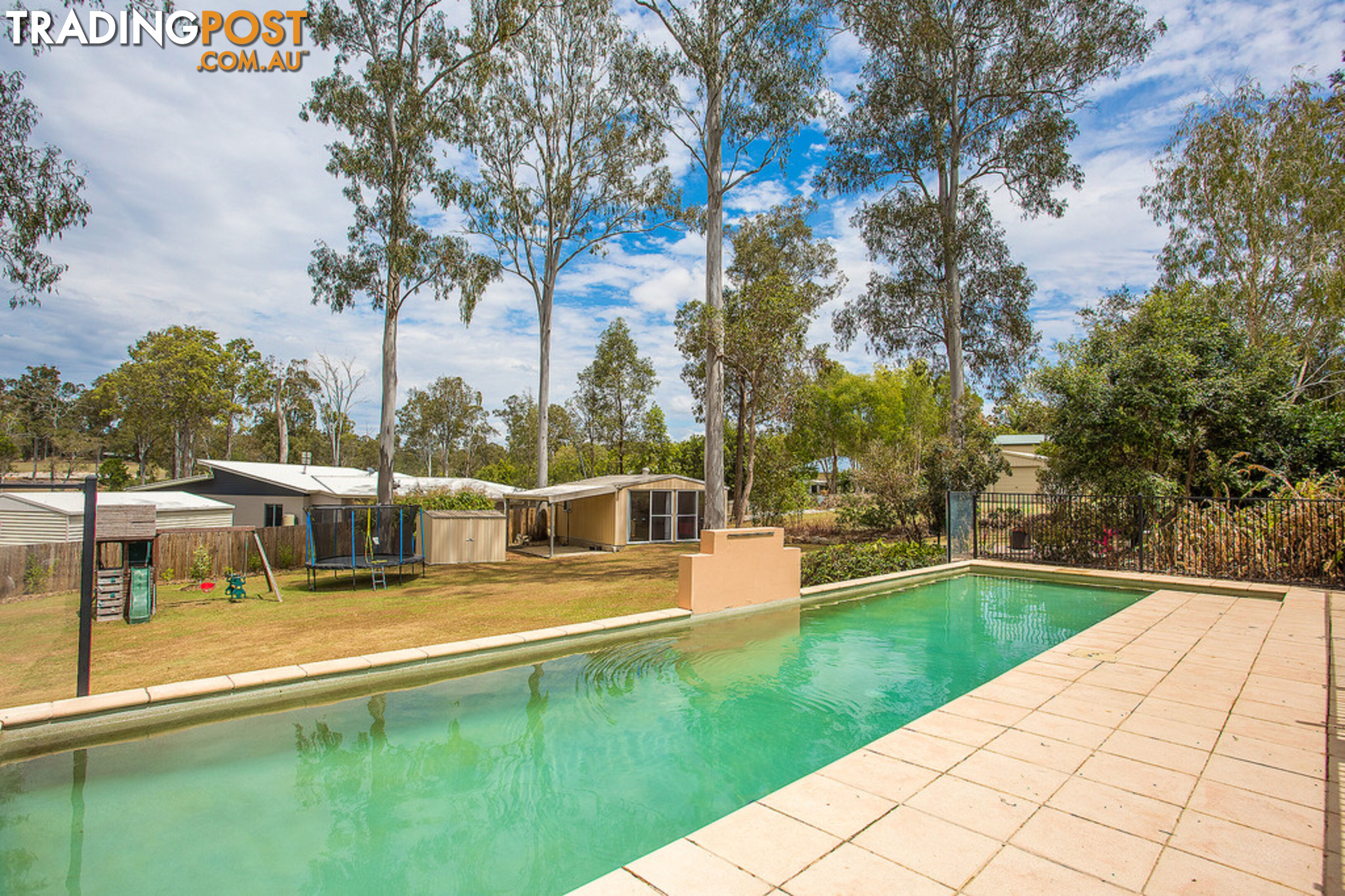 8 Oxford Court SOUTHSIDE QLD 4570