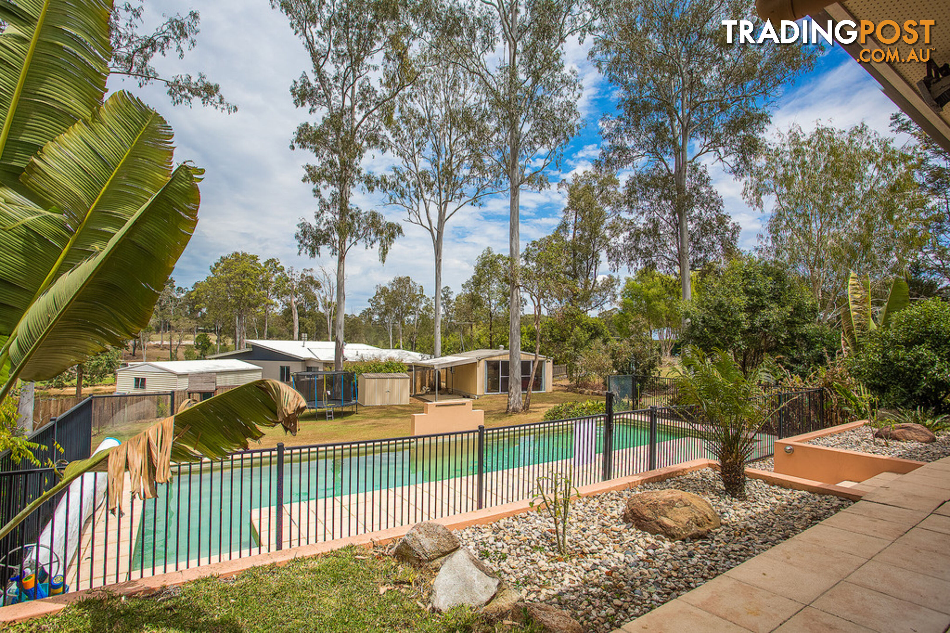 8 Oxford Court SOUTHSIDE QLD 4570