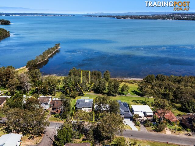 18 & 18a Liamena Avenue SAN REMO NSW 2262