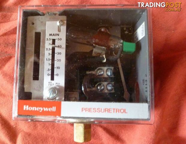 New Honeywell Pressuretrol Controllers (Model L404C 1113 2) - photo 3 of 6