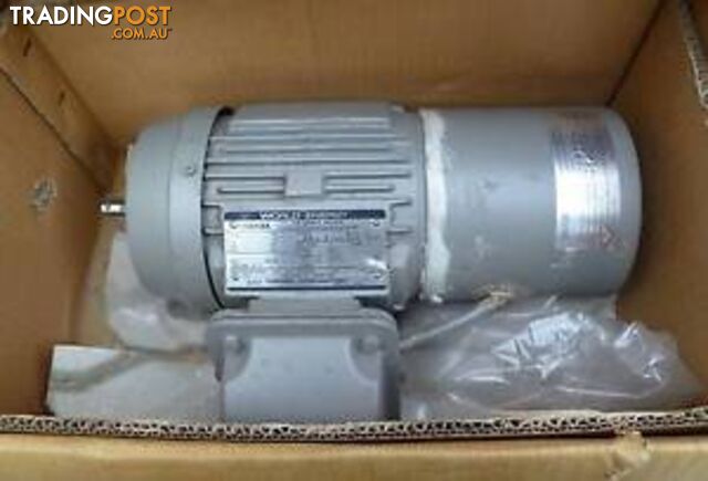 NEW TOSHIBA 3 PHASE INDUCTION MOTORS WITH AC BREAK, 4KW, 1420RPM