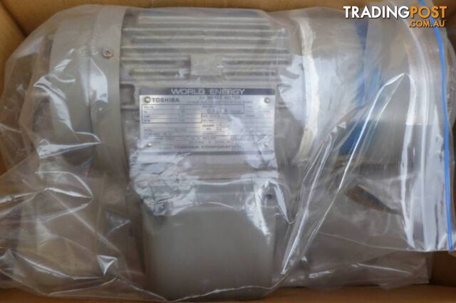 NEW TOSHIBA 3 PHASE INDUCTION MOTORS WITH AC BREAK, 4KW, 1420RPM - photo 2 of 5