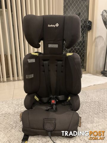 2 booster seats - Mothers choice and Safe T first