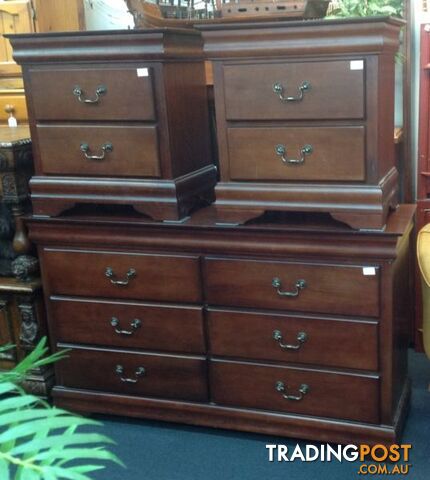 Queen sleigh bed mahogany $495 - photo 4 of 7