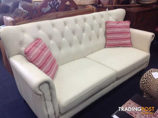 Ivory leather 3 seater sofa BRAND NEW EX DISPLAY