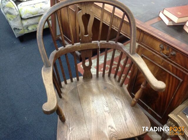 Antique Windsor armchair c1840 with turned legs