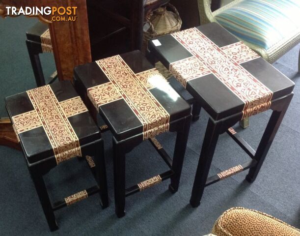 Nest of 3 Chinese style side tables coffee table