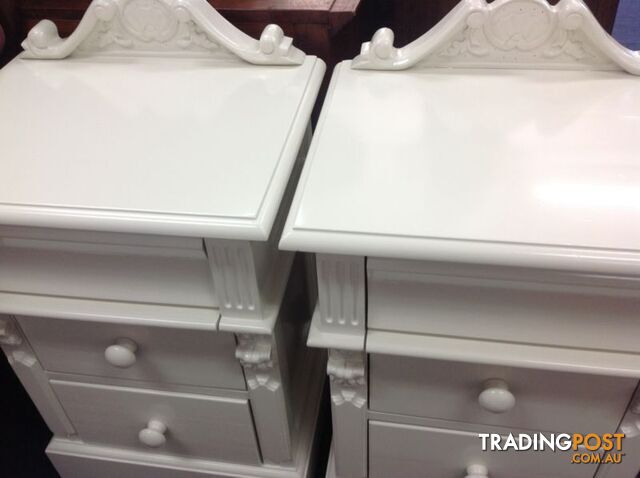 As new lovely off white bedside tables - photo 2 of 8