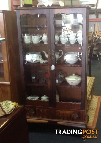 Rosewood and glass cabinet / china cabinet