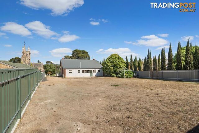 6 Alfred Place STRATHALBYN SA 5255