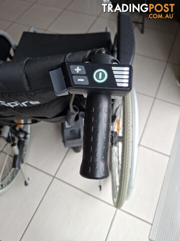 Electric wheelchair - photo 3 of 4