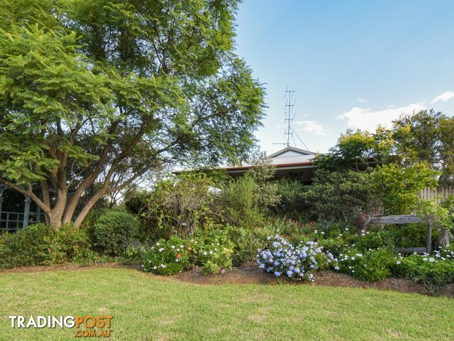 8 Matthew Jones Drive ROSENTHAL HEIGHTS QLD 4370