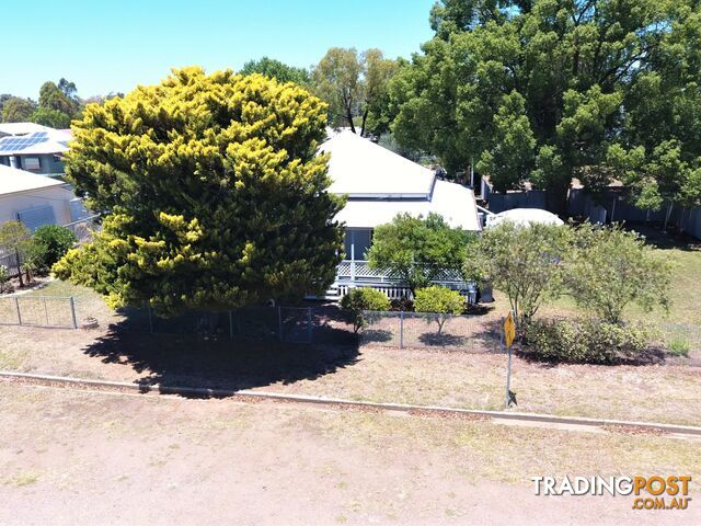 11 Drayton Street ALLORA QLD 4362