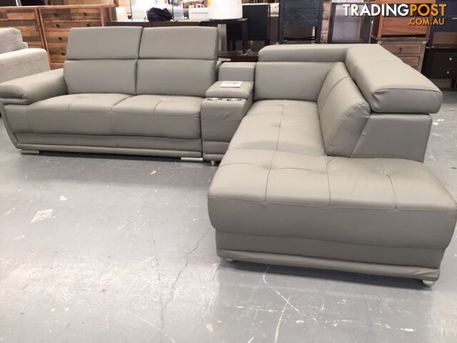 LEATHER SOFA OUTLET SALE - photo 4 of 11