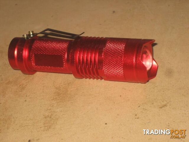 3W 300LM Mini CREE LED Flashlight Torch Adjustable Focus Zoom Red