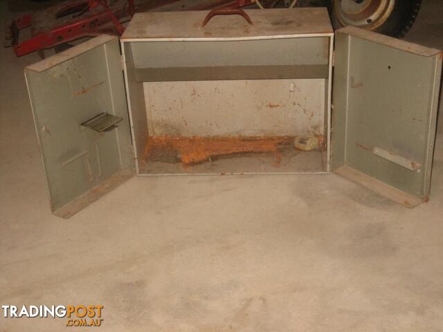 Metal storage container, 2 Door - photo 2 of 2