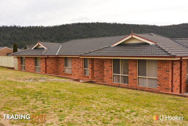 3 Henderson Place LITHGOW NSW 2790