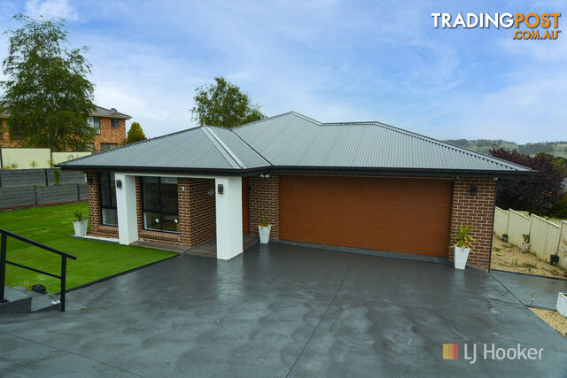 4 Woodlands Drive LITHGOW NSW 2790