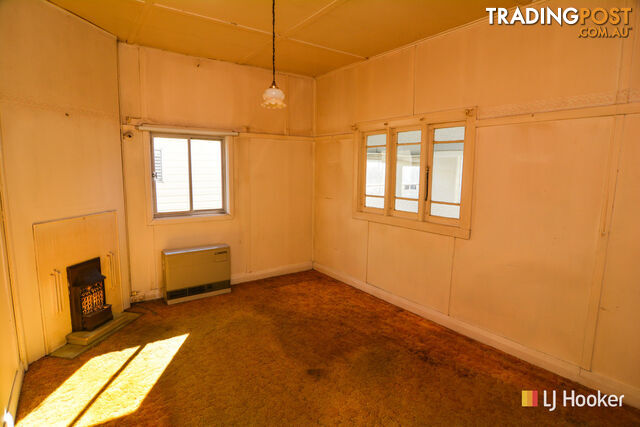 22 Read Avenue LITHGOW NSW 2790 - photo 5 of 14