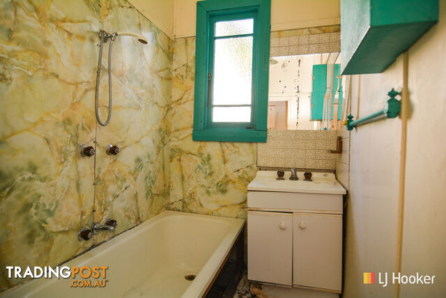 22 Read Avenue LITHGOW NSW 2790 - photo 3 of 14