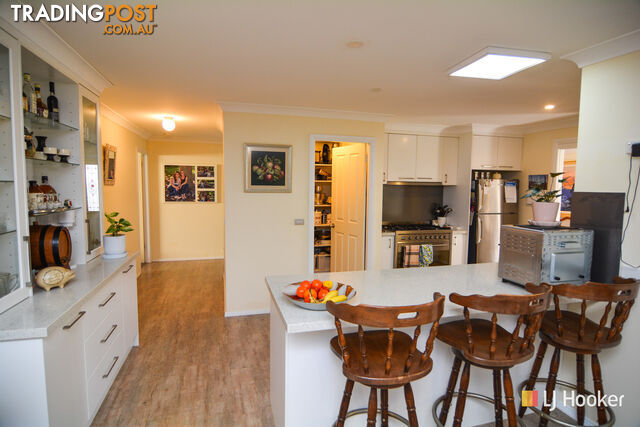 2 Claret Ash Avenue LITHGOW NSW 2790 - photo 2 of 21