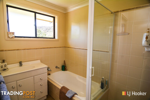 58 Mort Street LITHGOW NSW 2790 - photo 3 of 23